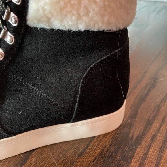 Shoes - Picture 2 of 2